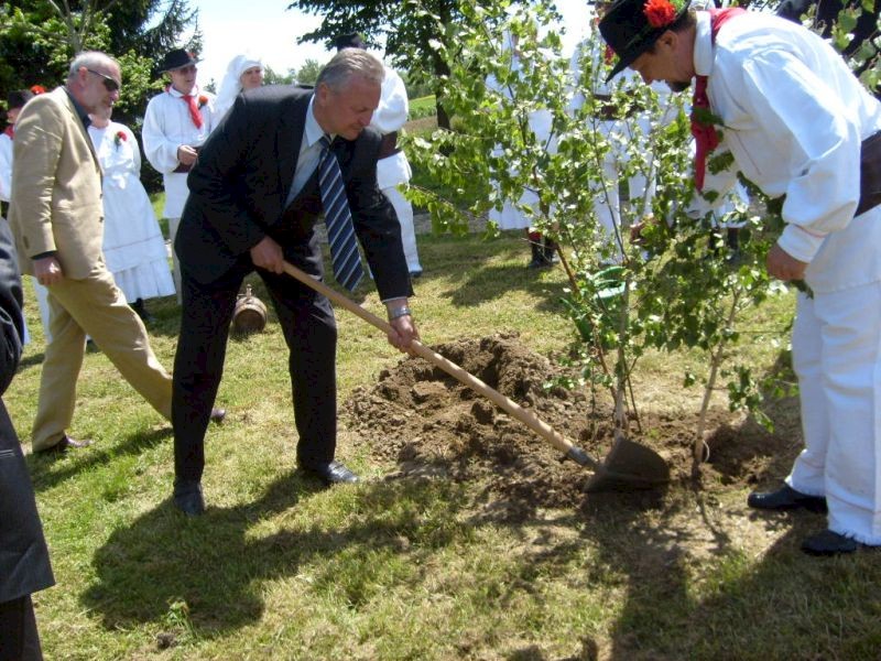 Dan spominov in tovarištva