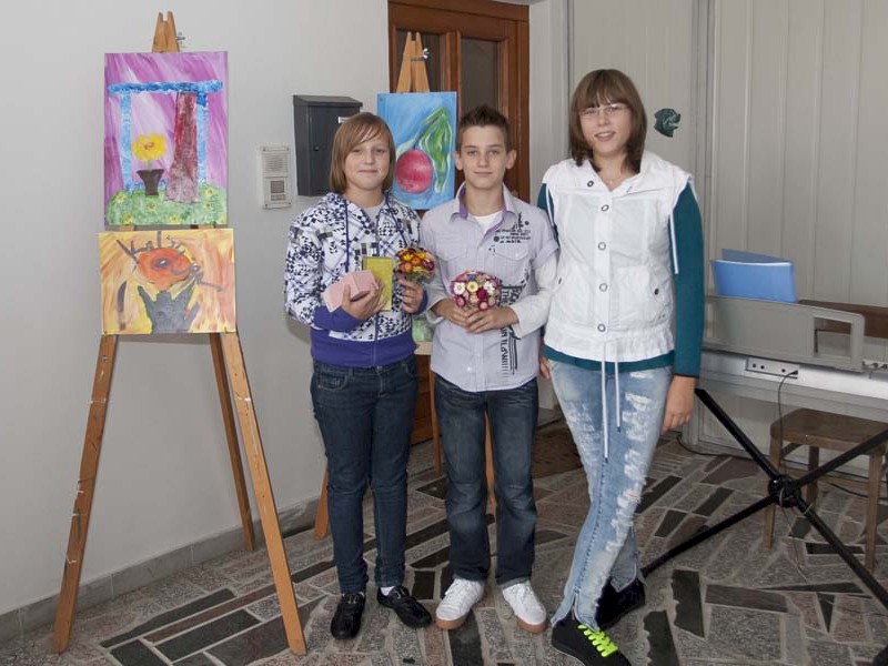 Razstava mladih slikarjev v črnomaljski galeriji Laterna